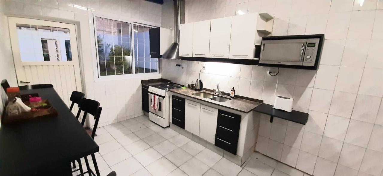 Casa Ideal Turistas En Mendoza, Ubicacion Perfecta, Patio Con Parrilla Y Parking Privado Gratis A 100 Mts Casa de férias Mendoza