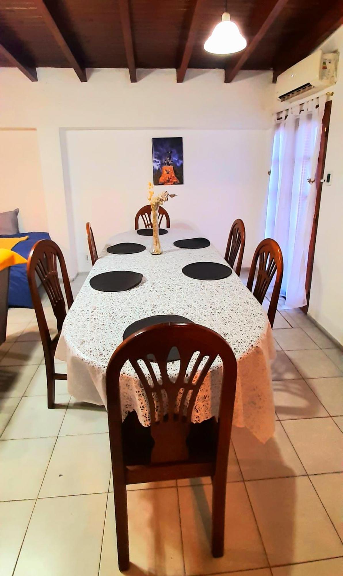 Casa Ideal Turistas En Mendoza, Ubicacion Perfecta, Patio Con Parrilla Y Parking Privado Gratis A 100 Mts Casa de férias Mendoza